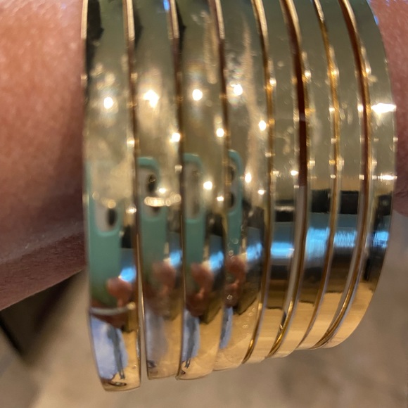 Set of 8 Goldtone Bangle Bracelet - Picture 6 of 8